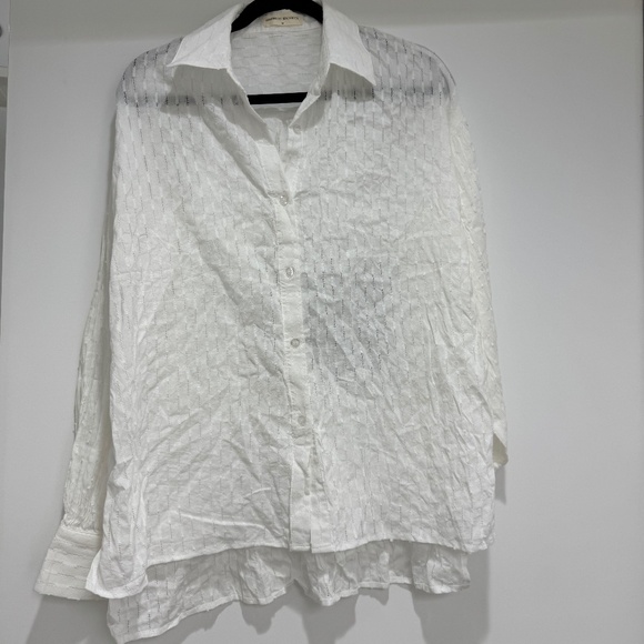 White set- shirt & shorts - Picture 1 of 3